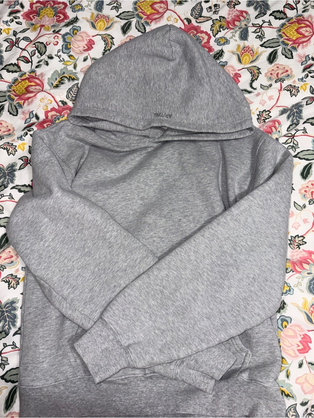 Aritzia perfect fit hoodie medium heather chrome grey